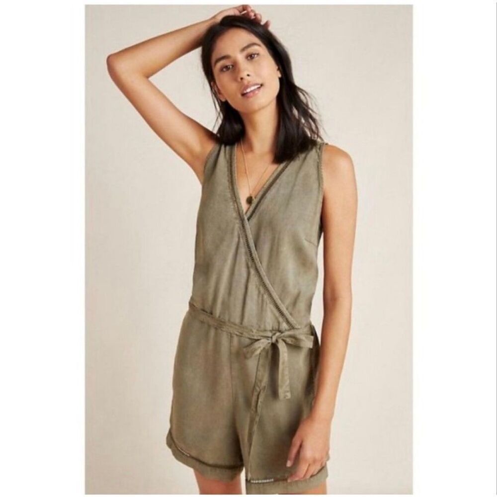 Anthropologie Cloth & Stone Burlingame Short Romper size small